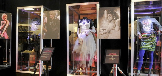 Tout ce qu’il faut voir sur l’expo Madonna Pop-Up Fashion chez Macy’s