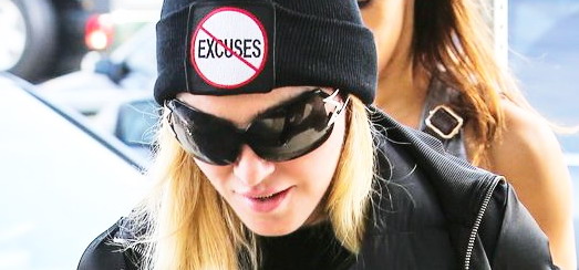 Madonna et son bonnet « No Excuses » repérés à Los Angeles [25 janvier 2014 – Photos]