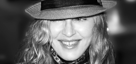 Madonna arrive à l’aéroport de JFK, New York [11 juillet 2011 – 30 photos HQ]