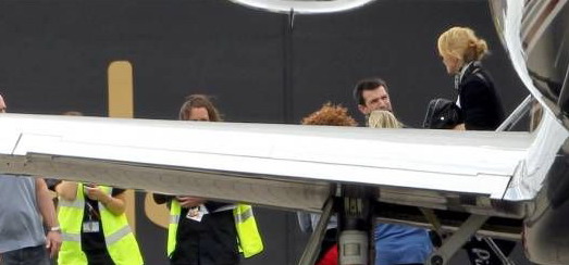 Madonna à l’aéroport Luton de Londres [23 juin 2012]