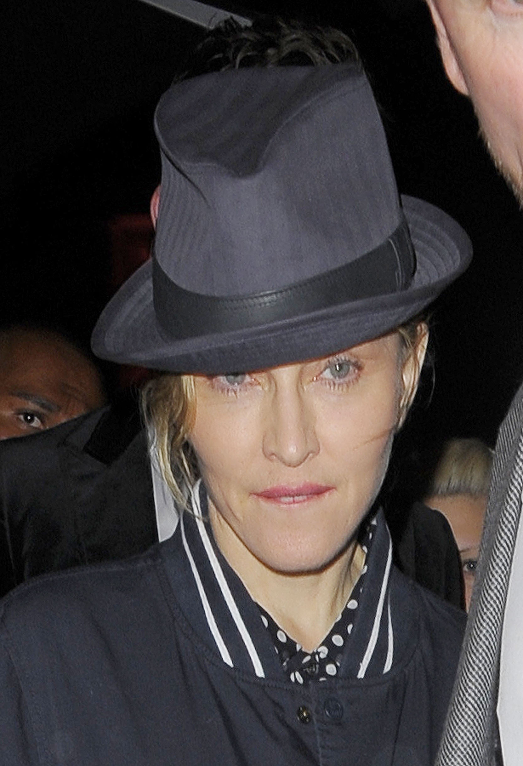 PIX - Madonna Leaving Aura Nightclub, Mayfair London [23 July 2010 - 6